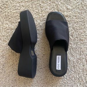 Brand New Steve Madden Slink30 Black Platform Shoe
